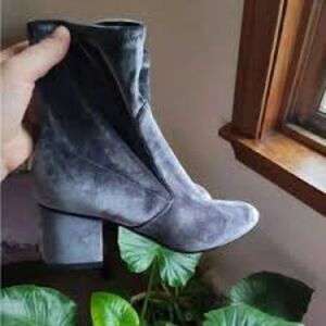 IVANKA TRUMP 8 Velvet Presli Ankle Boot Grey Chunky Heel Side Zip Soft Booties